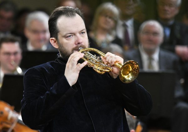 Dirigent Andris Nelsons mit der Trompete.  Apa