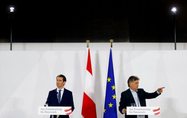 Ein Pakt mit zwei Handschriften: Die Parteichefs Sebastian Kurz (ÖVP) und Werner Kogler (Grüne) präsentierten am Donnerstag ihr gemeinsames Regierungsprogramm. APA