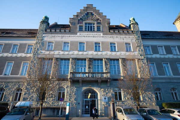 Einsparungen gibt´s nicht nur bei Kanzleimitarbeitern, sondern auch beim Telefondienst und im Servicecenter des Landesgerichts. NEUE
