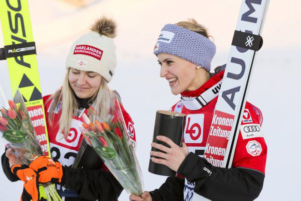 Eva Pinkelnig (r.) und Chiara Hölzl zeigen derzeit mit starken Leistungen auf, auch wenn es nicht zum neuerlichen Erfolg reichte. gepa