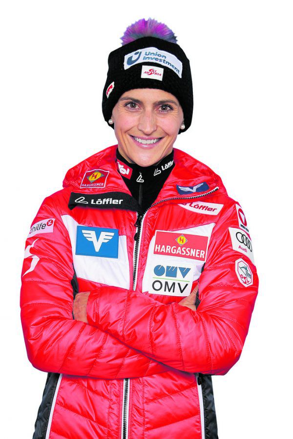 Eva Pinkelnig hat derzeit allen Grund zum Lachen. Die Dornbirnerin springt momentan weiter als alle anderen. Gepa (2)