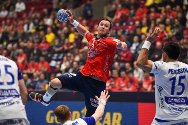 Können die Norweger um Superstar Sander Sagosen heute gegen Kroatien ihrer Favoritenrolle gerecht werden?  AFP