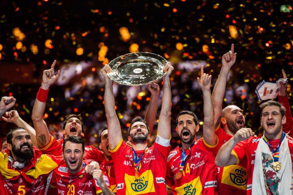 Nach 2018 verteidigen die Spanier ihren Titel bei der Europameisterschaft und holen sich den zweiten Triumph. gepa