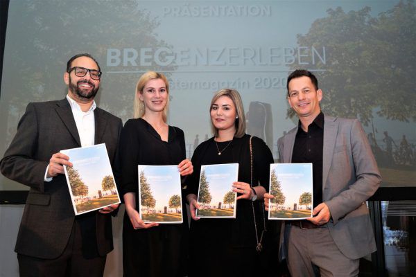 Niklas Keller (Prokurist StM), Melanie Pototschnig (Grafik), Christina Egger (Projektleitung) und Geschäftsführer Stadtmarketing Robert S. Salant. Ritter (7)