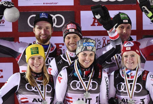 Sebastian Manhart im Gespräch (l.) unter anderem über die Silbermedaille des ÖSV-Teams bei der WM in Aare mit Chris­tian Hirschbühl und Katharina Liensberger. APA, hartinger
