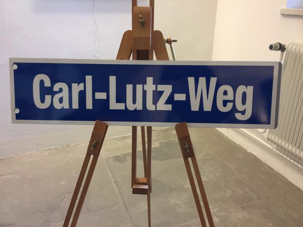 Seit gestern trägt der Weg zwischen Reutegasse und Kassian-Haid-Gasse den Namen Carl-Lutz-Weg. Sebastian Rauch