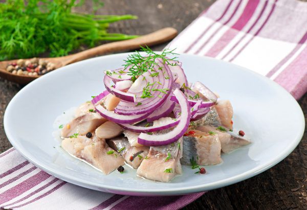 Beim Kauf sollte auf zertifizierte Produkte und Regionalität geachtet werden. Shutterstock
