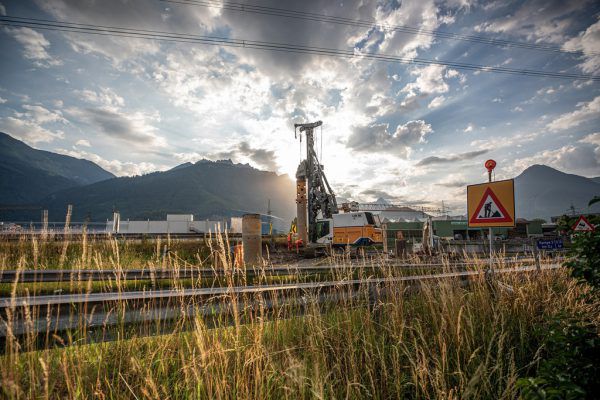 Das Großdrehbohrgerät mit Akku kam auf der Autobahnbaustelle in Bludenz-Bürs zum Einsatz. Liebherr