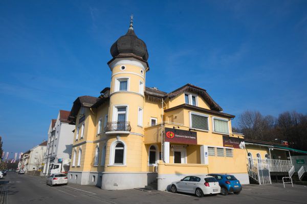 Der Betreiber dieses mittlerweile geschlossenen Pokercasinos lag wegen der Kriegsopfergabe jahrelang mit dem Land im Clinch. NEUE-Archiv/Hartinger