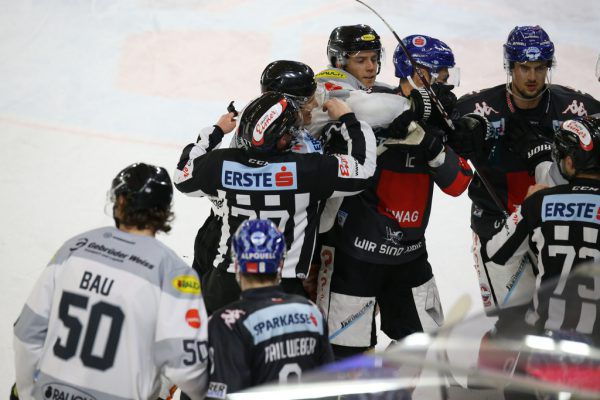 Die Innsbrucker freuten sich über sechs Treffer gegen die schwache Bulldogs-Defensive. Hartinger