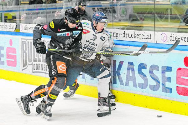 Die zwei Gesichter von Dornbirn: oben die kämpfenden, aktiven Bulldogs, unten die laschen ohne Zugriff und Zuordnung. Stiplovsek (3), Hartinger (1)