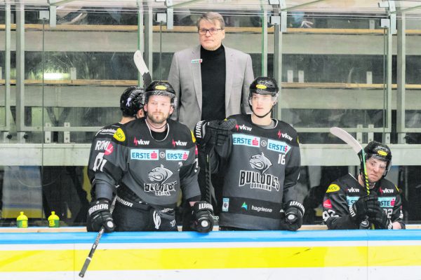 Ein Bild, das alles sagt: Macierzynski, Suikkanen, Schwinger und Häußle sind enttäuscht. Stiplovsek