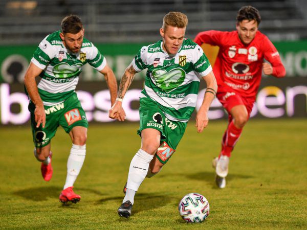 Michael Lageder (l.) und Thomas Mayer (Mitte) waren für Lukas Fridrikas (r.) nicht zu stoppen. Gepa/Lerch