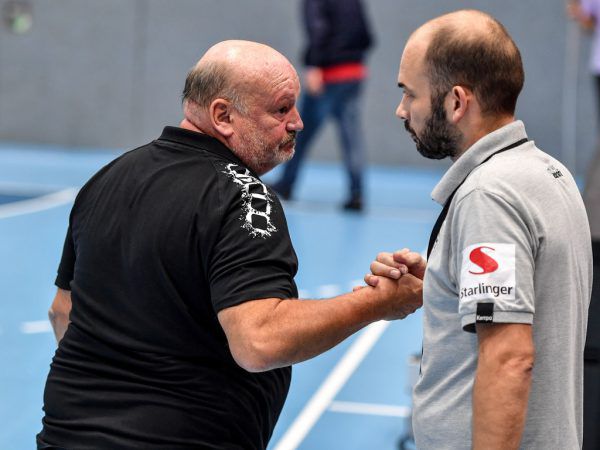 Schwaz-Coach Frank Bergemann (l.) und Klaus Gärtner kommen beide aus Deutschland und werden bald Ex-Hard-Trainer sein. Gepa/Lerch