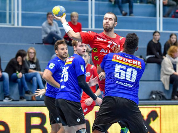 Thomas Weber versuchte, sich gegen die Ferlacher Defensive durchzusetzen. Gepa/Lerch