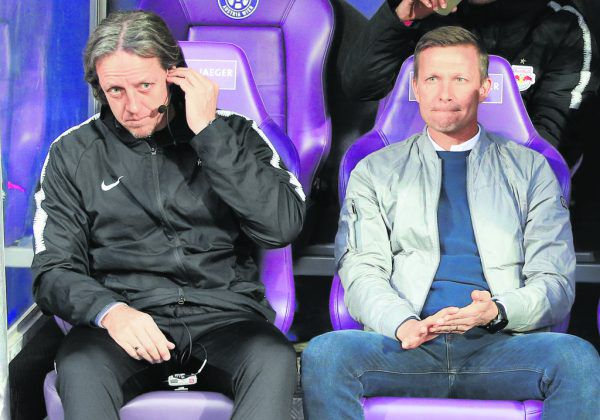 Wenn das so weitergeht, könnte es für Salzburg-Coach Jesse Marsch (r.) ungemütlich werden.GEPA