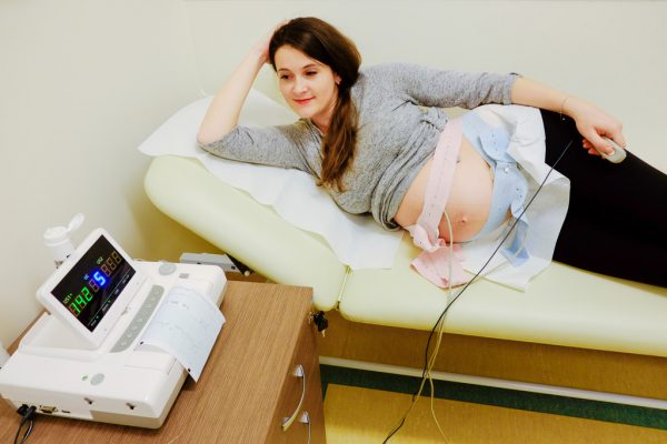 Wird eine Geburt am LKH Feldkirch mit Medikamenten eingeleitet, wird die Frau zur Überwachung stationär aufgenommen. Shutterstock, Dietmar Stiplovsek
