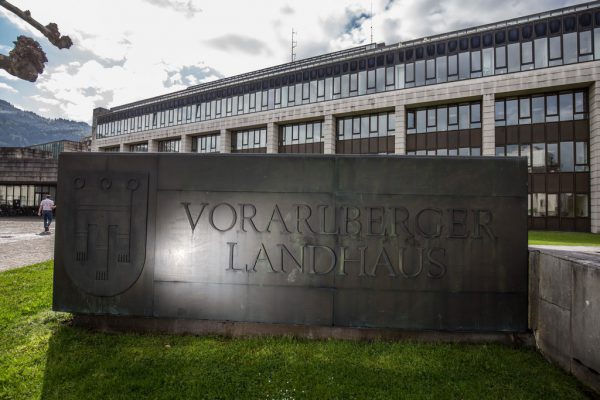 Zwei Räume werden derzeit im Landhaus zu drei Büros für die Neos umgebaut.
