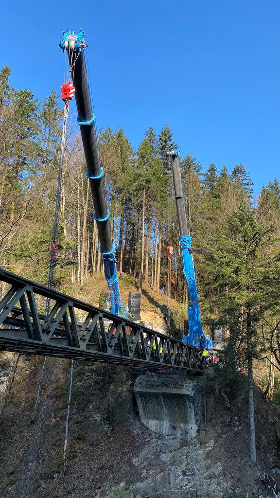 Die Kräne im Einsatz.  Stadt Dornbirn