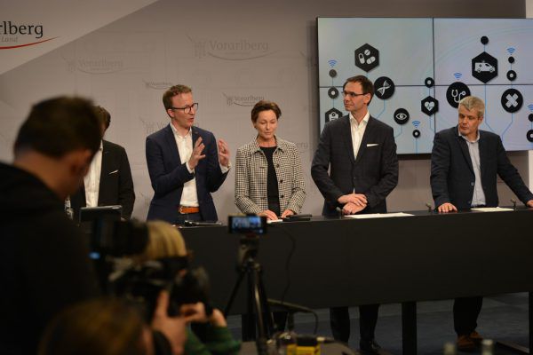 Die Landesregierung gab bekannt, welche Coronavirus-Maßnahmen gelten. Veranstaltungen mit über 100 Personen abgesagt. VLK