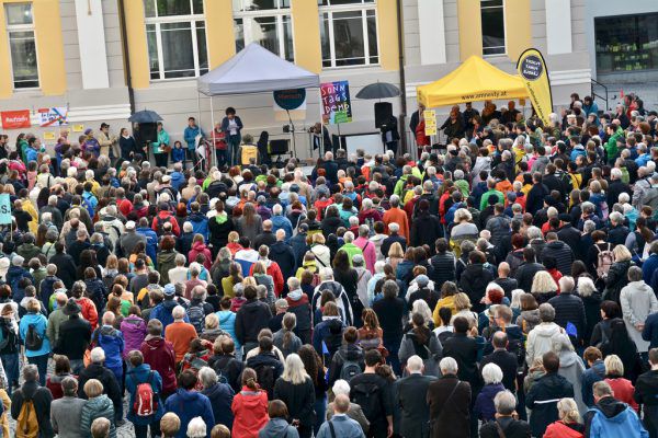 Die Sonntagsdemos sind auf „Stand-by“. Die Initiative „uns reicht’s“ meldet sich aber zu Wort.  uns reicht’s