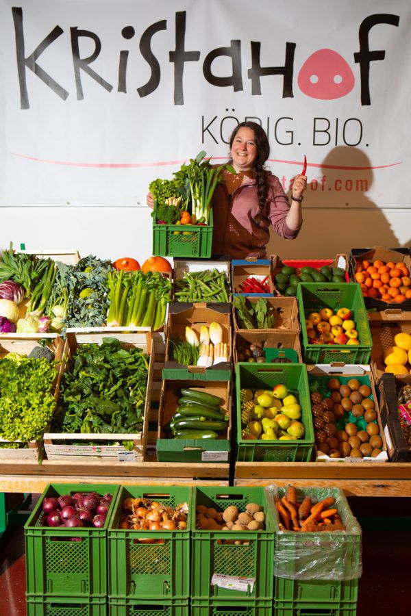 Großes Obst- und Gemüse-Sortiment verschiedener Biobauern.
