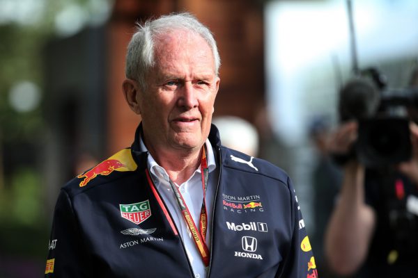 Helmut Marko geht von baldigen Formel-1-Rennen aus. GEPA