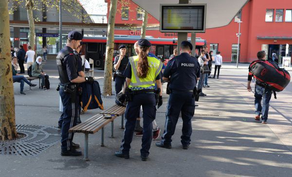 In Dornbirn am Bahnhof werden immer wieder Personenkontrollen durchgeführt. Stadt Dornbirn