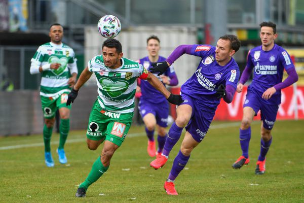 Ronivaldo (l.) konnte sich nicht wie gewohnt durchsetzen und verschoss sogar einen Elfmeter. Gepa/Lerch