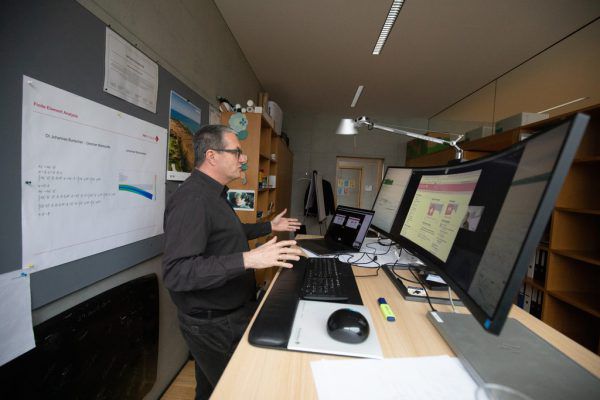 Distance-Learning ermöglicht den Fortbetrieb der Lehrtätigkeit an der FH Dornbirn. Hartinger