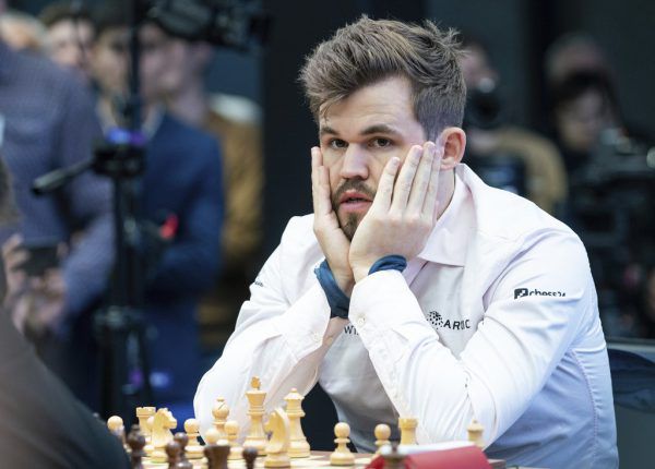 Weltmeister Magnus Carlsen muss noch länger auf seinen Herausforderer warten. ap
