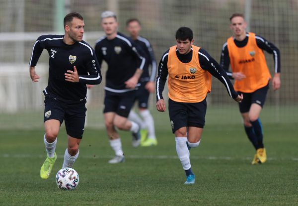 Berkay Dabanli (links) und Julio Villalba könnten bereits am Dienstag wieder auf dem Trainingsplatz stehen. GEPa