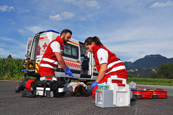 Eine Beatmung ist derzeit nur bei Personen empfohlen, bei denen ein Corona-Verdacht auszuschließen ist.  Rotes Kreuz