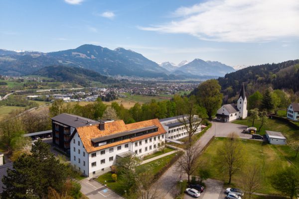 Kloimstein ist Leiter der Suchtklinik Maria Ebene. Hartinger (2), Shutterstock