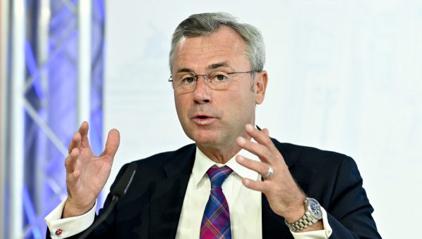 Norbert Hofer wettert gegen Anschober. Apa