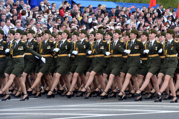 Belarus’ autoritärer Präsident Lukaschenko ließ sich seine Militärparade zum Tag des Sieges über Nazideutschland nicht nehmen. AFP