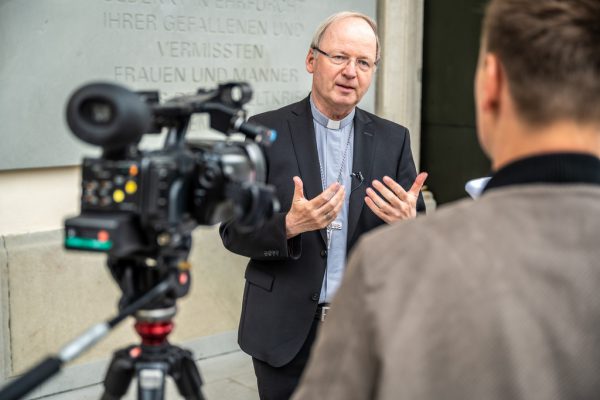 Bischof Benno Elbs sprach über die Wichtigkeit der Kirche in Zeiten der Corona-Krise.  Katholische Kirche  Vorarlberg/Steinmair