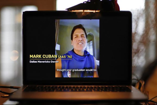 Milliardär Mark Cuban sprach für die Absolventen der University of Pittsburgh.  ap