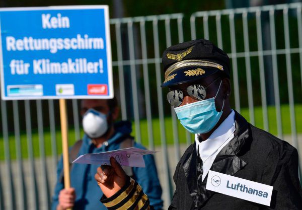 Proteste gegen die Lufthansa-Rettung. AFP/Tobias SCHWARZ