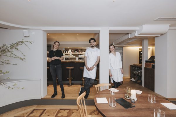 Theresa Feurstein, Erik Pedersen und Milena Broger (v.l.) in ihrem neuen Lokal.  Angela Lamprecht