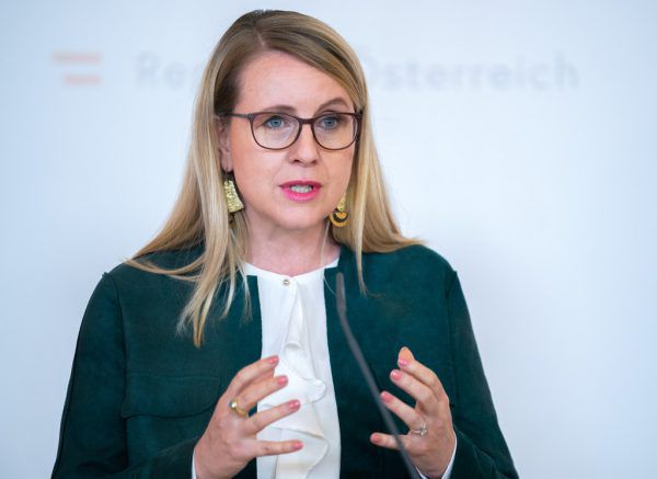 Wirtschaftsministerin Schramböck. apa