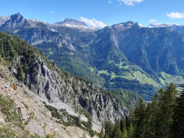 Aussichtspunkt Falle mit Berggrößen Roggelskopf und Rote Wand. Hertha Glück (3)
