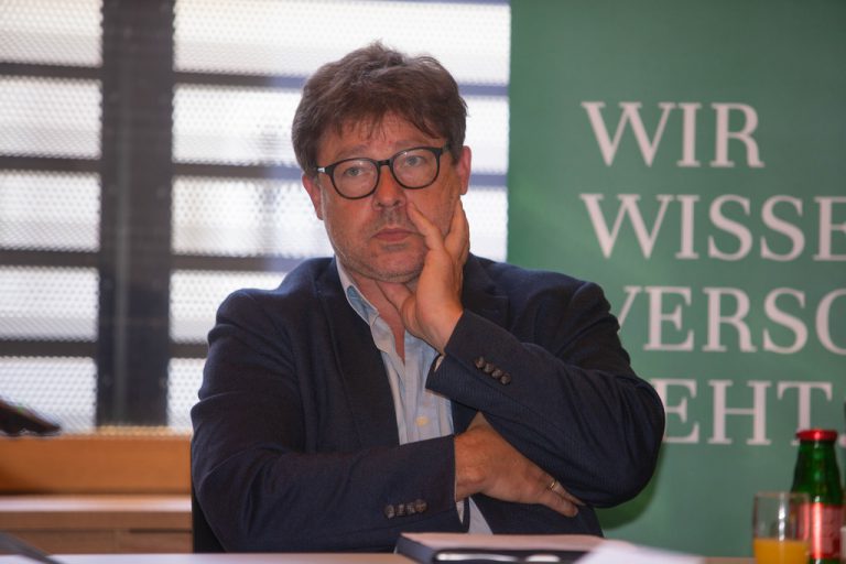 Ärztekammer-Präsident Burkhard Walla bewertet die vorgelegten Pläne zur Spitalsreform als „zum Teil oberflächlich, fehlerhaft und unplausibel.“ ⇒⇒hartinger