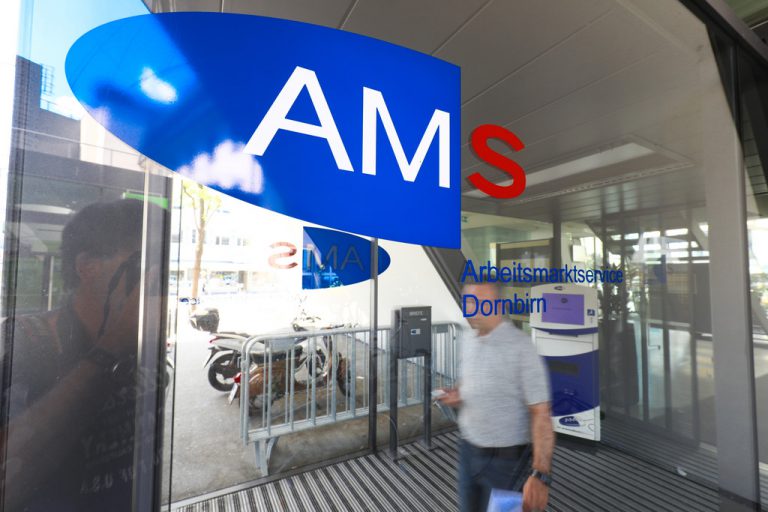 Bernhard Bereuter, Geschäftsführer des AMS Vorarlberg, geht davon aus, dass die Arbeitslosenzahlen weiter steigen. Hartinger, AMS
