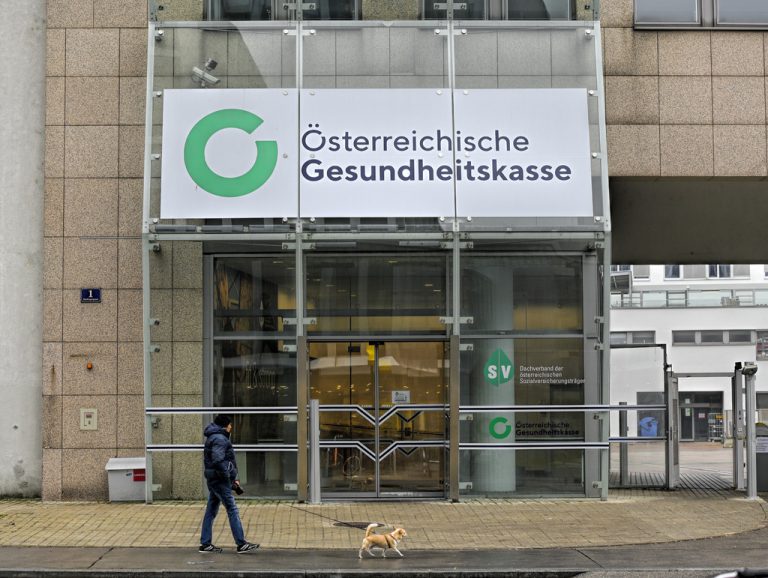 Bei der ÖGK müsste einmal Ordnung geschaffen werden, meint Leserbriefschreiber Gerhard Miltner.APA/Neubauer