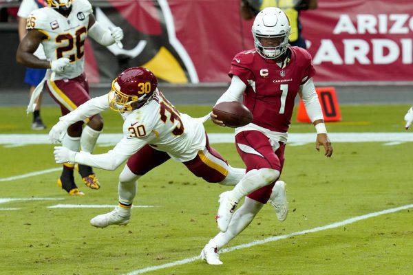 Einmal mehr kommen die Verteidiger aus Washington dem Quarterback Kyler Murray nicht hinterher. AP