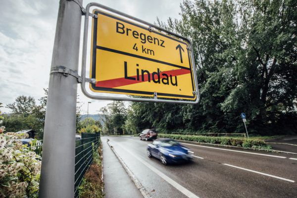 Pendler können trotz Reisewarnung weiter die Grenze überqueren. Sams