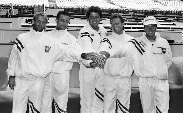 Das österreichische Davis-Cup-Team, das im Prater antrat: Muster, Antonitsch, Kapitän Krajcik, Ersatzmann Fuchs und Skoff. GEPA, APA