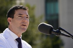 Leibarzt, Offizier und Kriegsheld