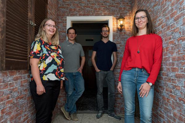 Vier Freunde, einProjekt, v.l.: Raffaela Bitschnau-Osti, Lukas Bitschnau, Alexander Marent und Valerie Juriatti eröffnen einen Escape Room. © Dietmar Stiplovsek